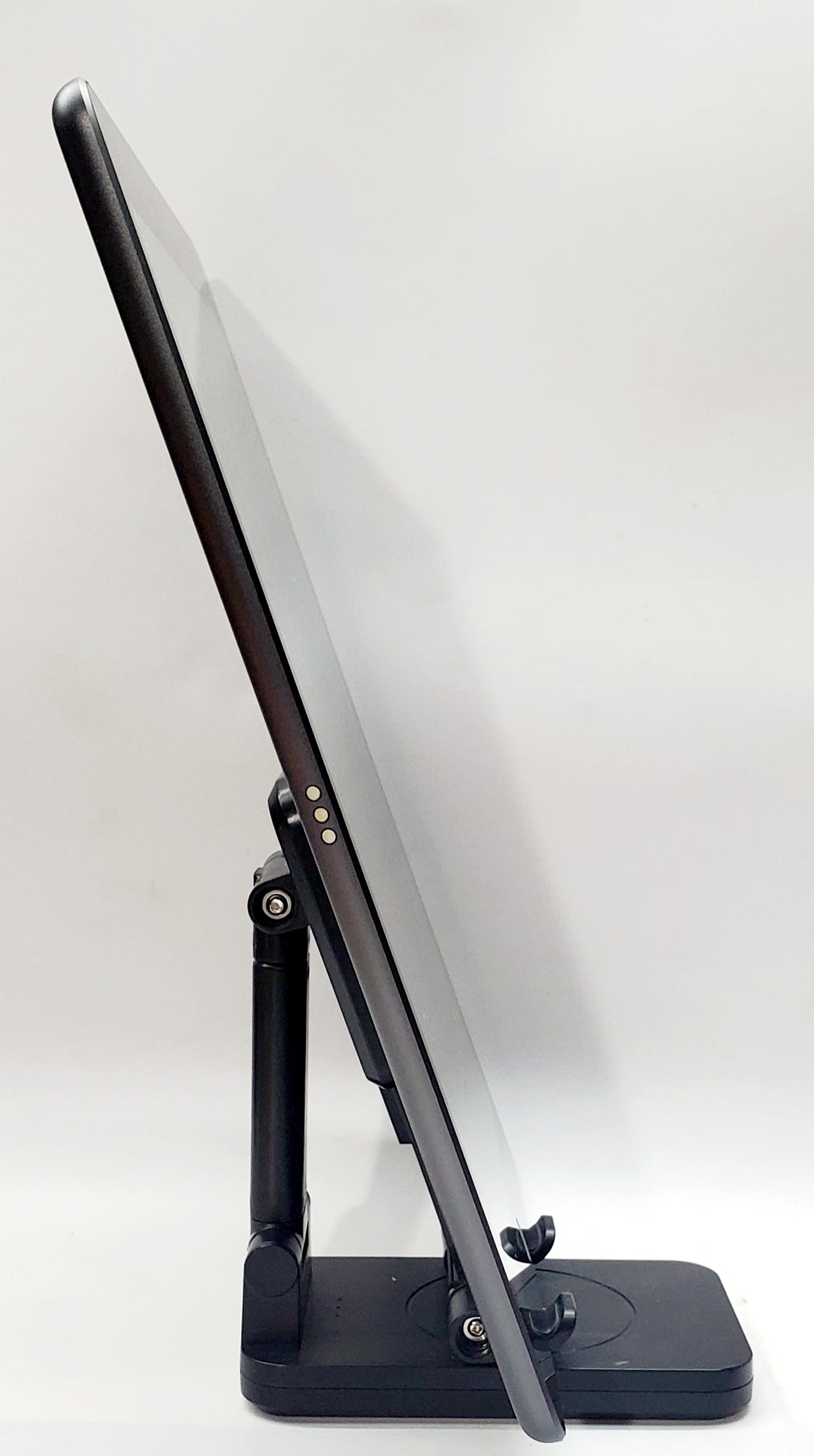 iPad (7th Generation) 32GB スペースグレー 整備済み iPad 32GB スペースグレイ販売中
